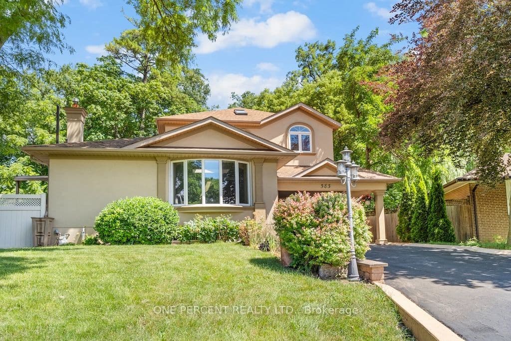 583 Stephens Crescent, Oakville, ON L6K 1Y2
