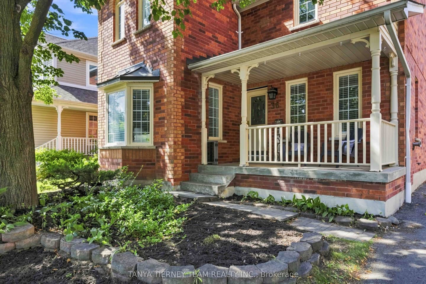 36 Zachary Place, Whitby, ON L1M 1E1
