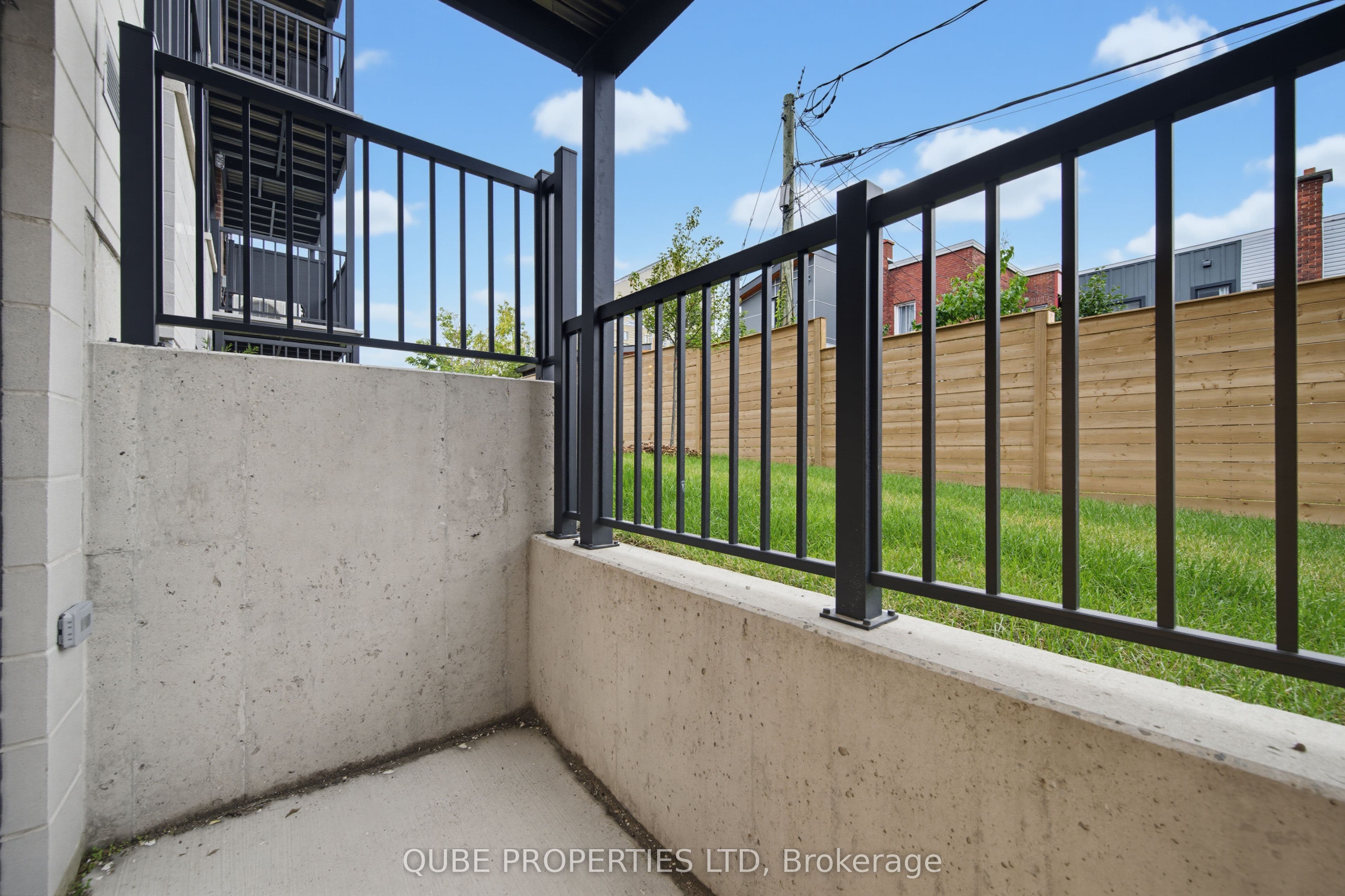 15 Larch Street Unit 5, West Centre Town, ON K1R 6W4