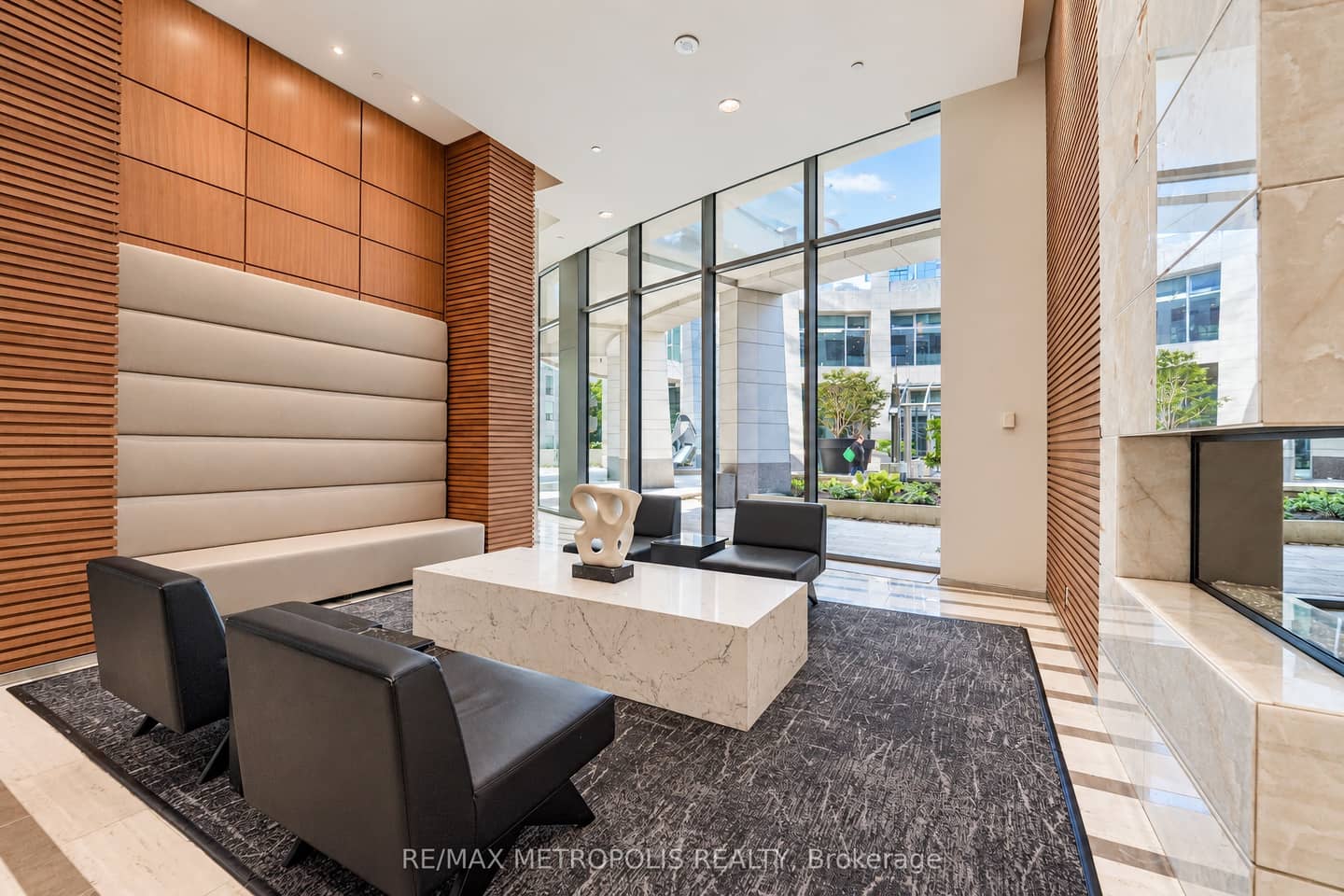 2191 Yonge Street 3709, Toronto, ON M4S 3H8
