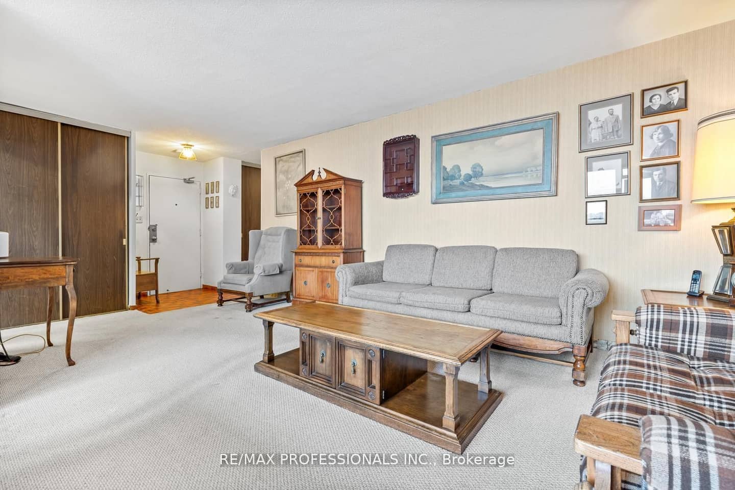 180 Markham Road 1704, Toronto, ON M1M 2Z9