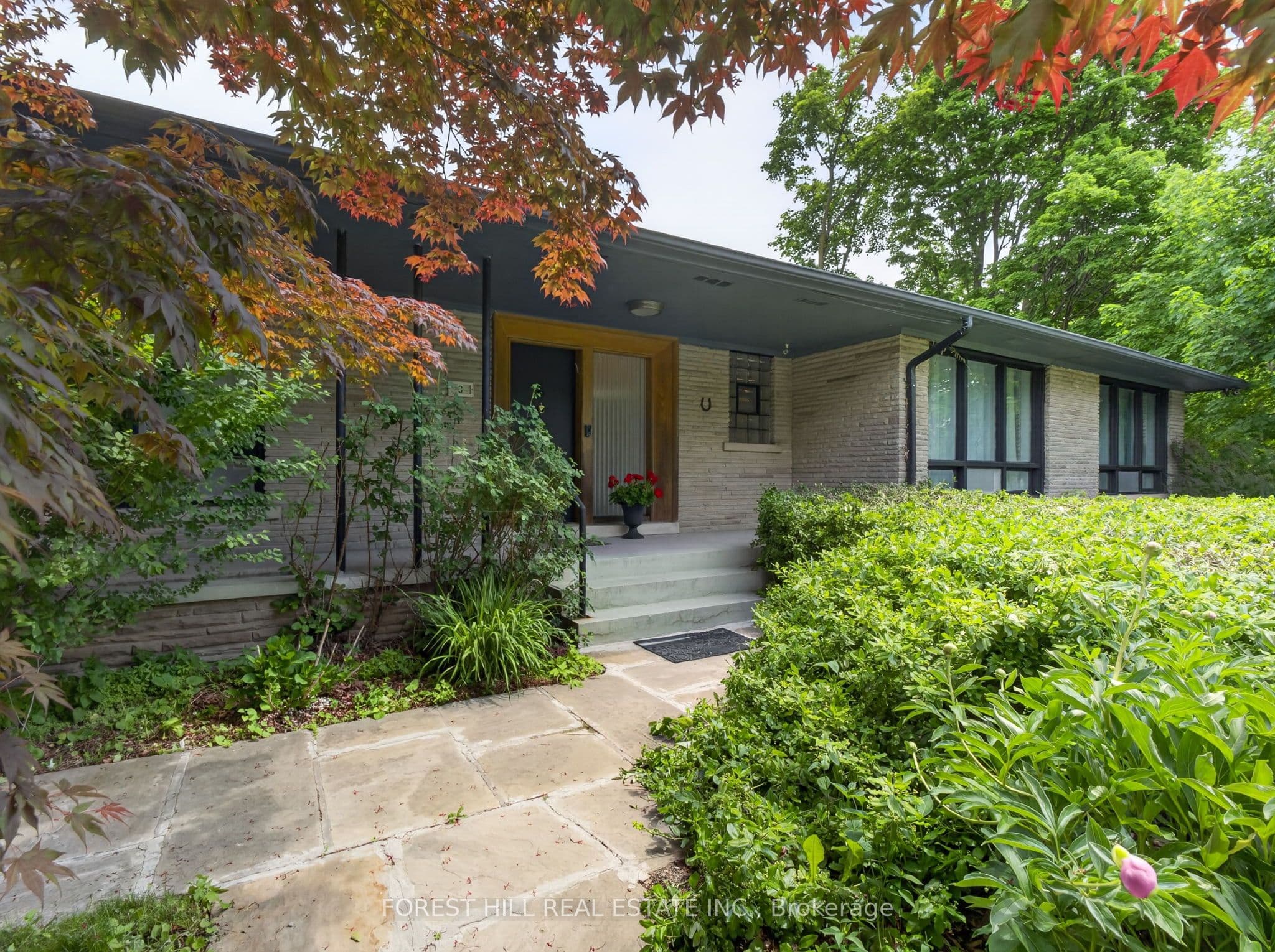 3 Glen Rush Boulevard, Toronto, ON M5N 2T2