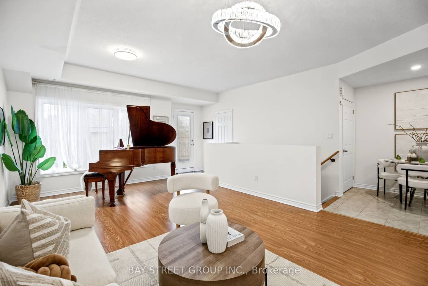 1 Eaton Park Lane E 23, Toronto, ON M1W 0A5