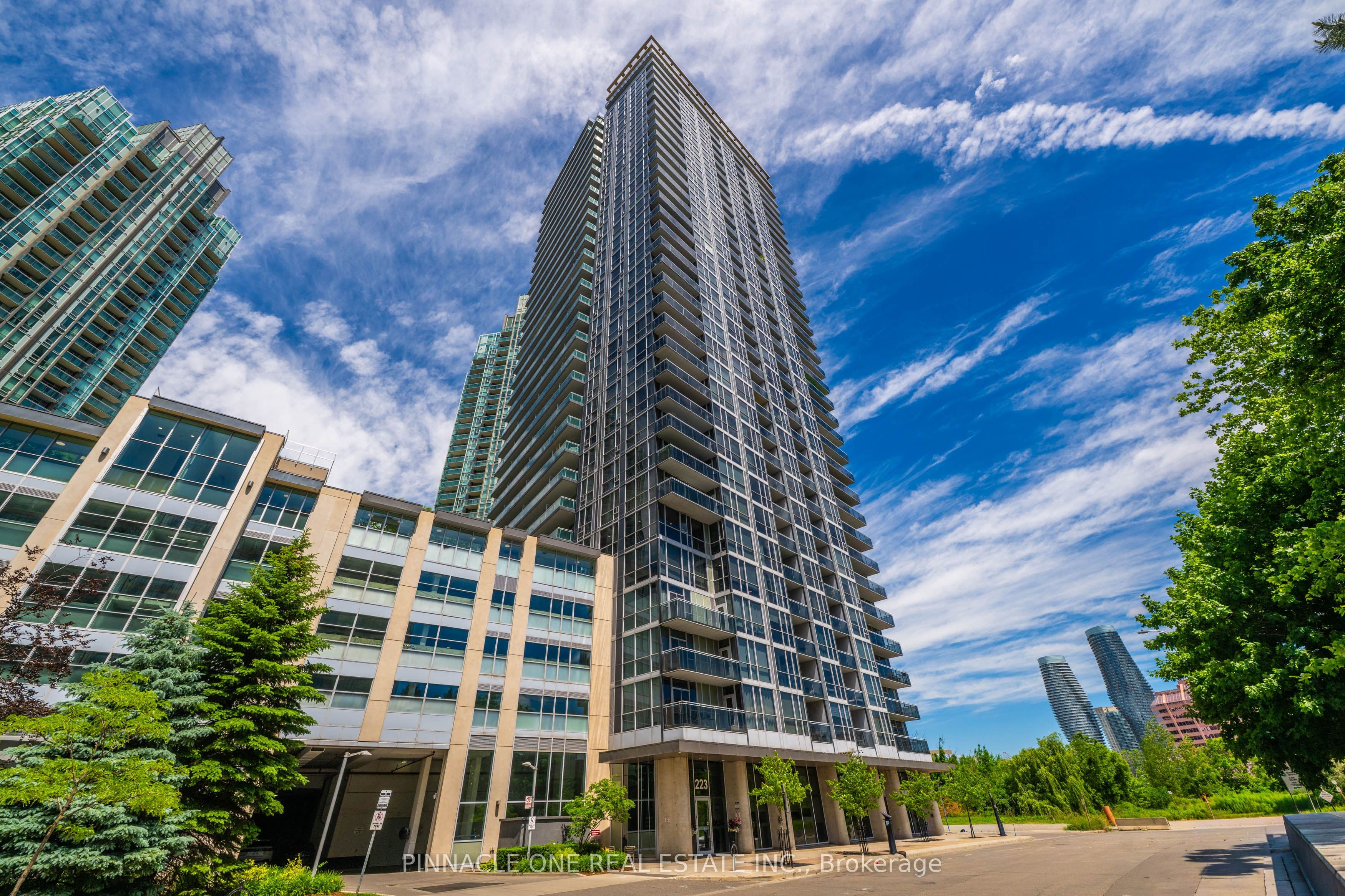 223 Webb Drive 1712, Mississauga, ON L5B 0E8