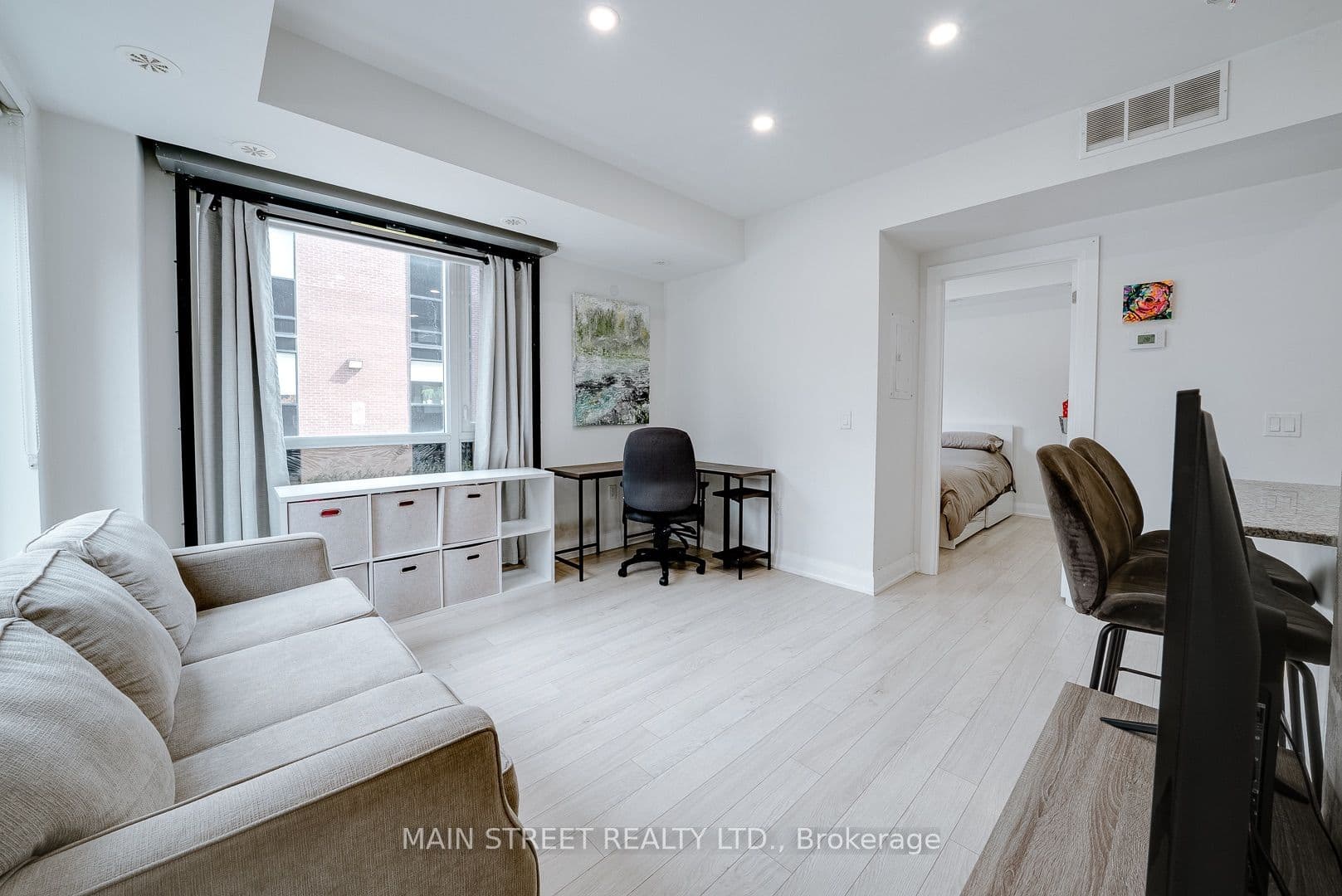 5299 Highway 7 Street 702, Vaughan, ON L4L 7L9