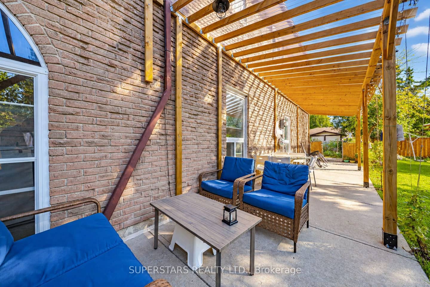 63 La Peer Boulevard, Toronto, ON M1W 2H4