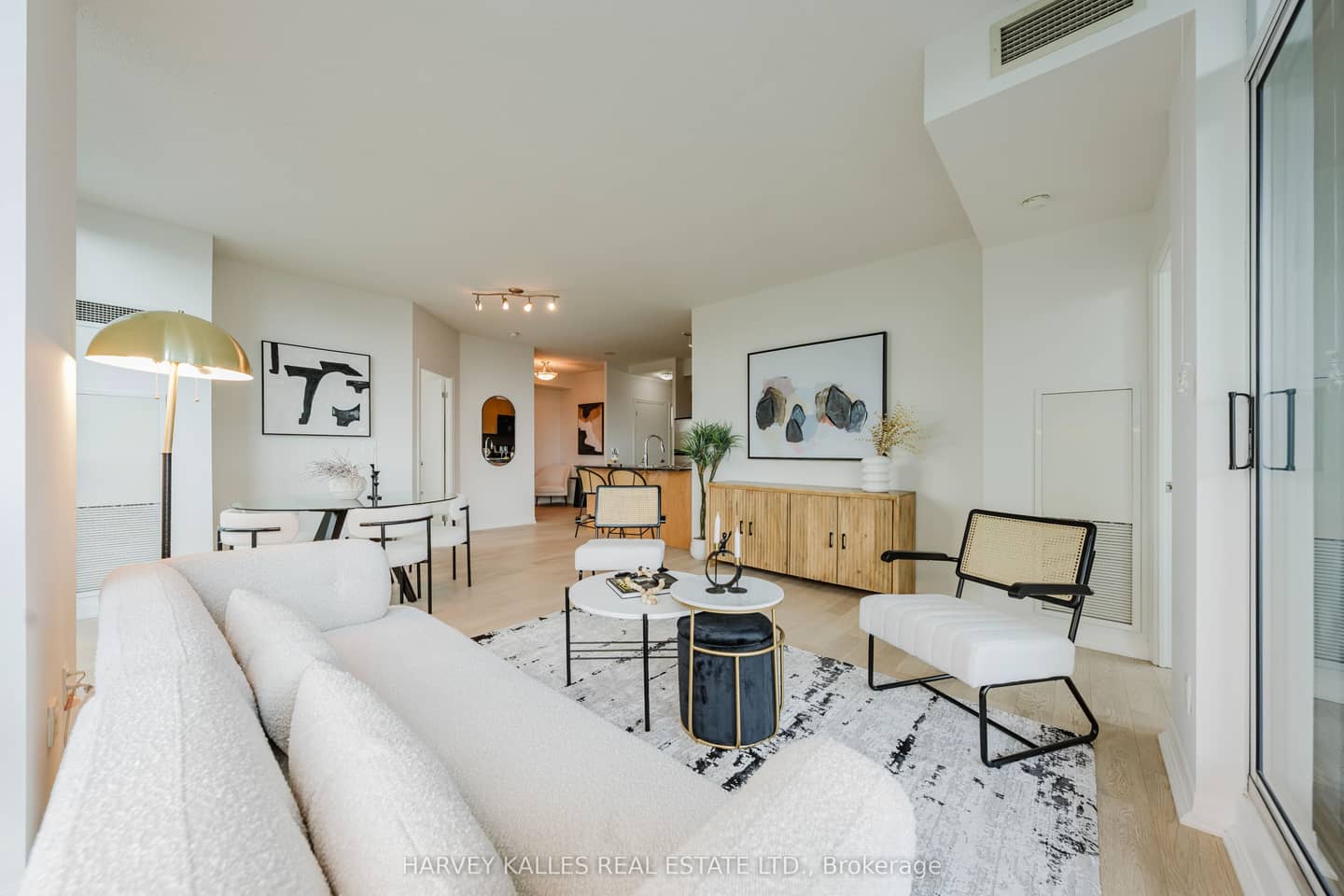 16 Yonge Street 3211, Toronto, ON M5E 2A1