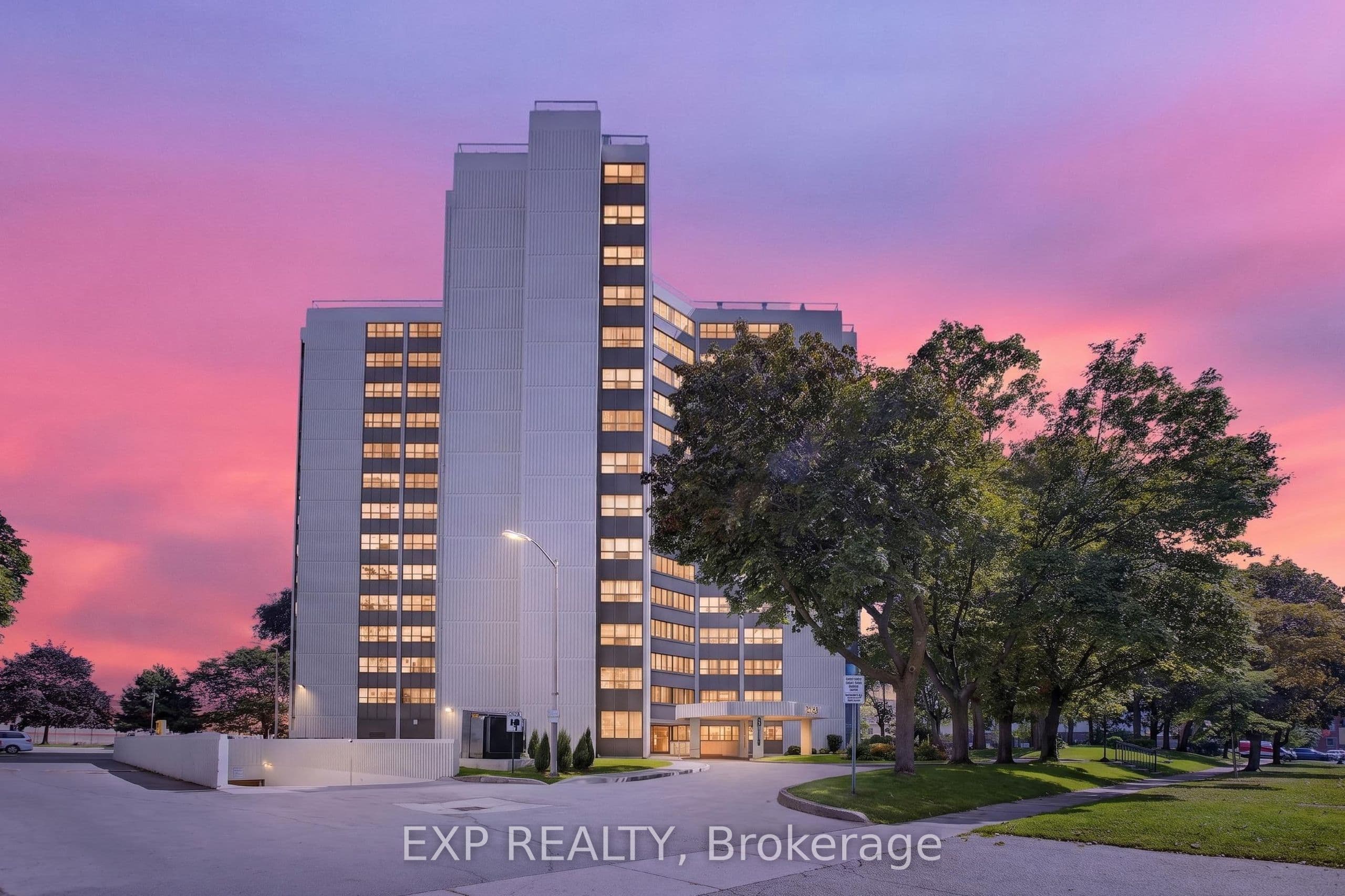 2323 Confederation Parkway 808, Mississauga, ON L5B 1R6
