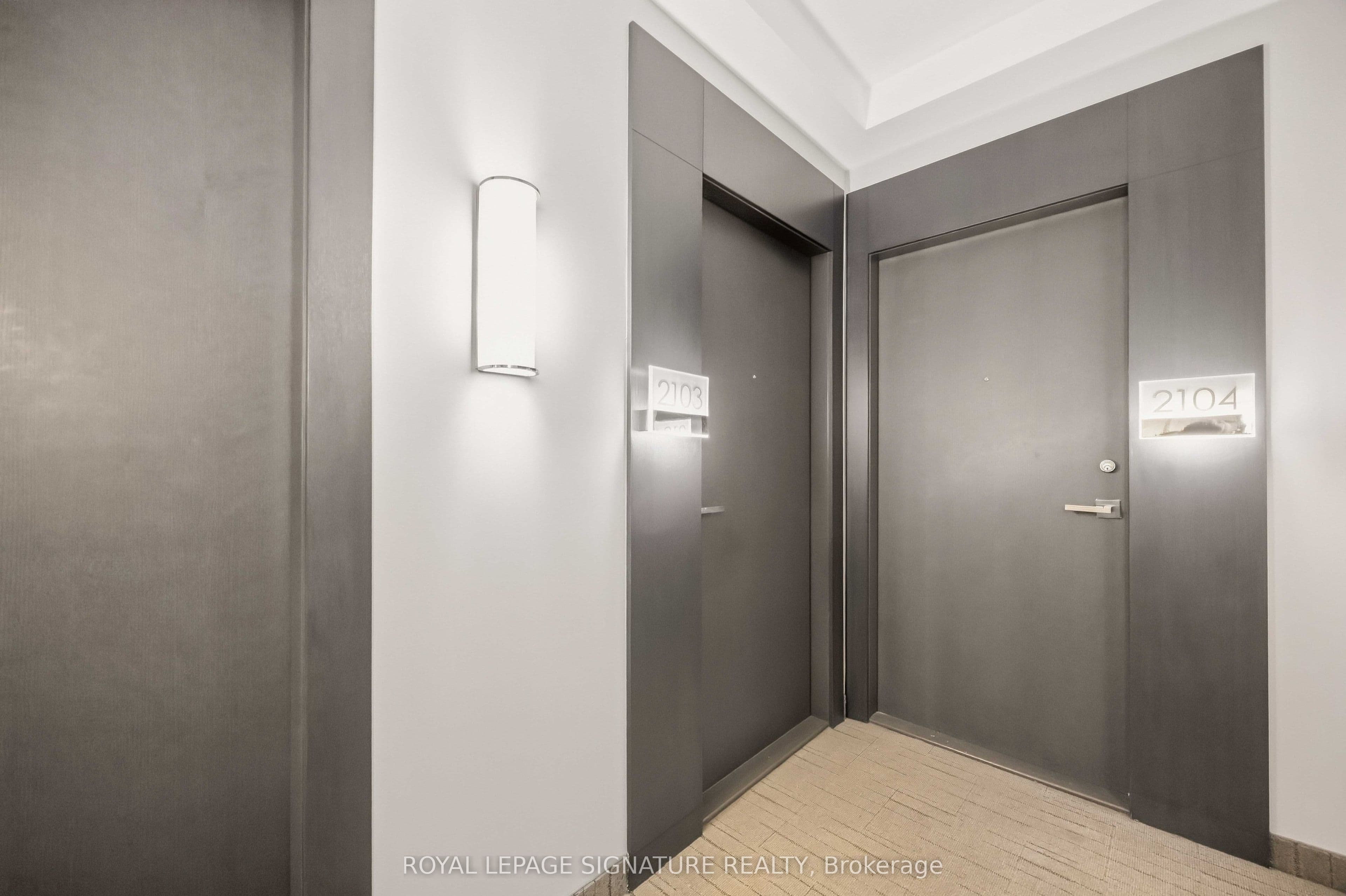 365 Church Street 2103, Toronto, ON M5B 0B5