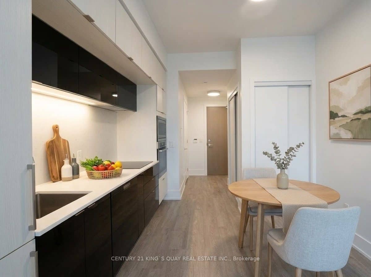 1 Edgewater Drive 820, Toronto, ON M5A 0L1