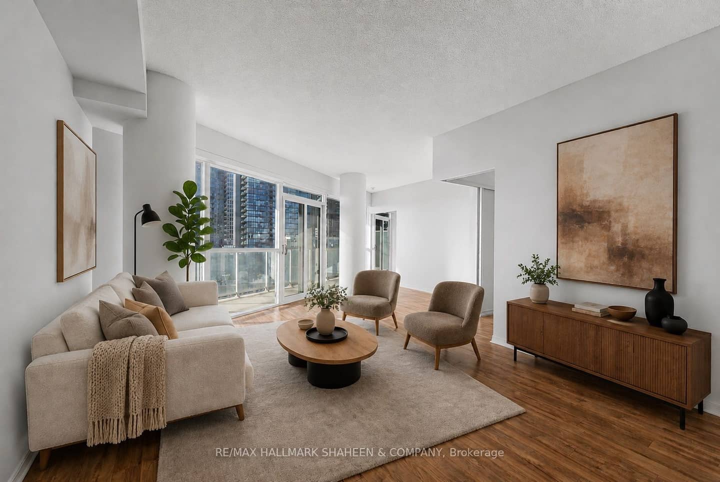 352 Front Street W 1815, Toronto, ON M5V 1B5