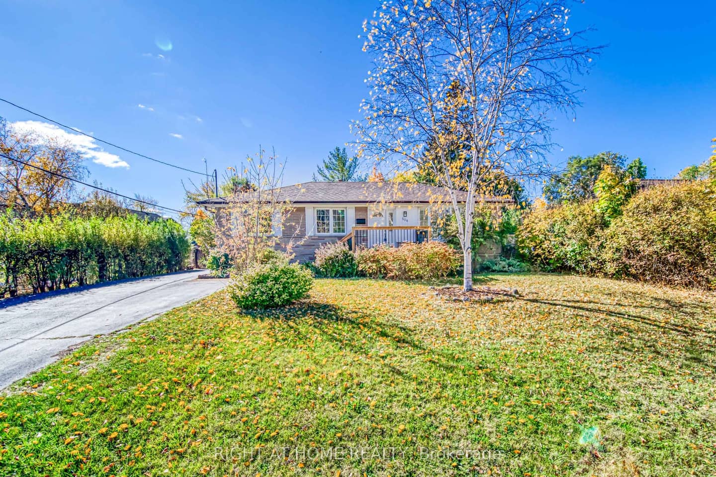 506 Trudale Court, Oakville, ON L6L 4H1