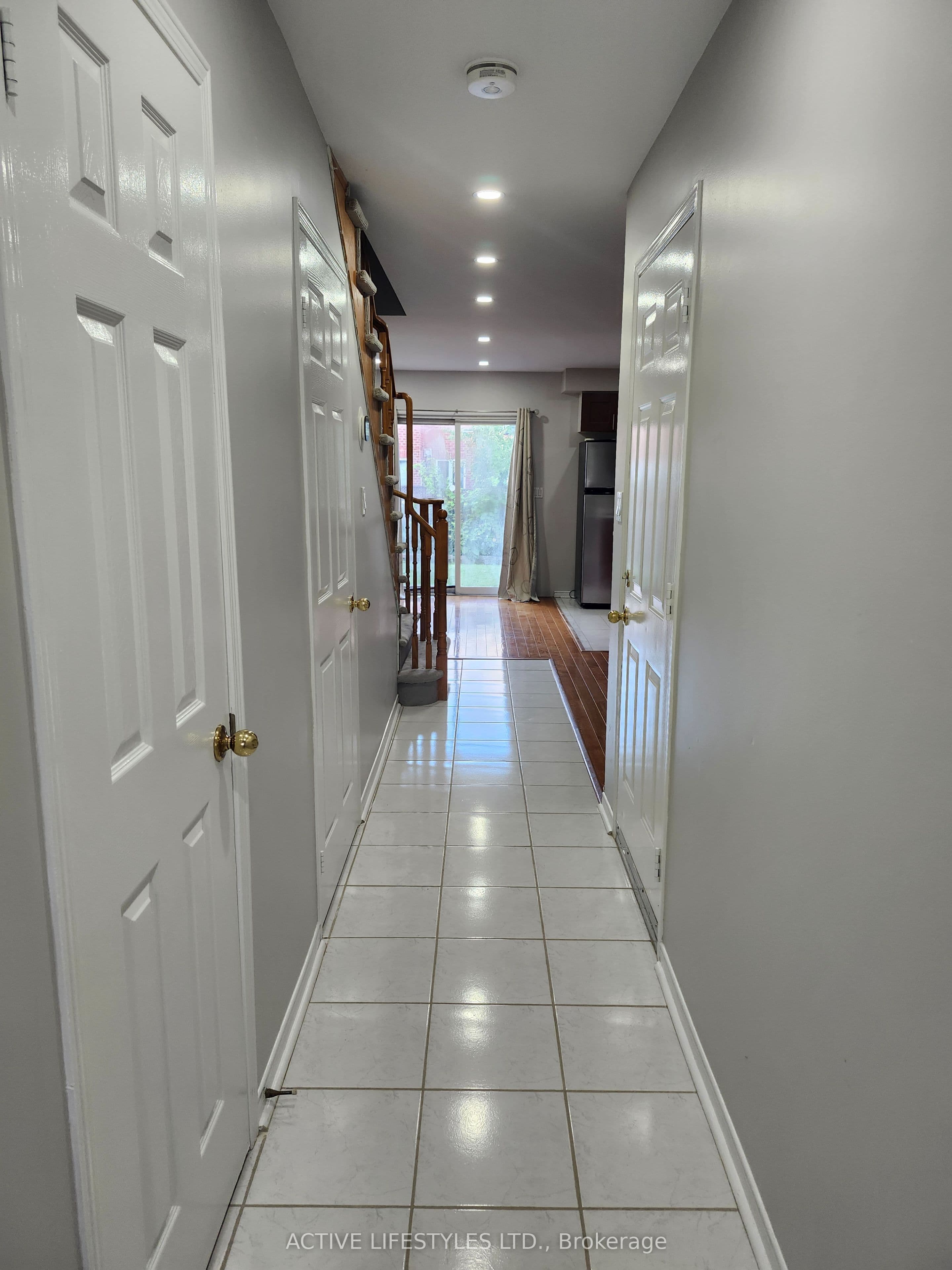 7647 Doverwood Drive, Mississauga, ON L5N 8J2