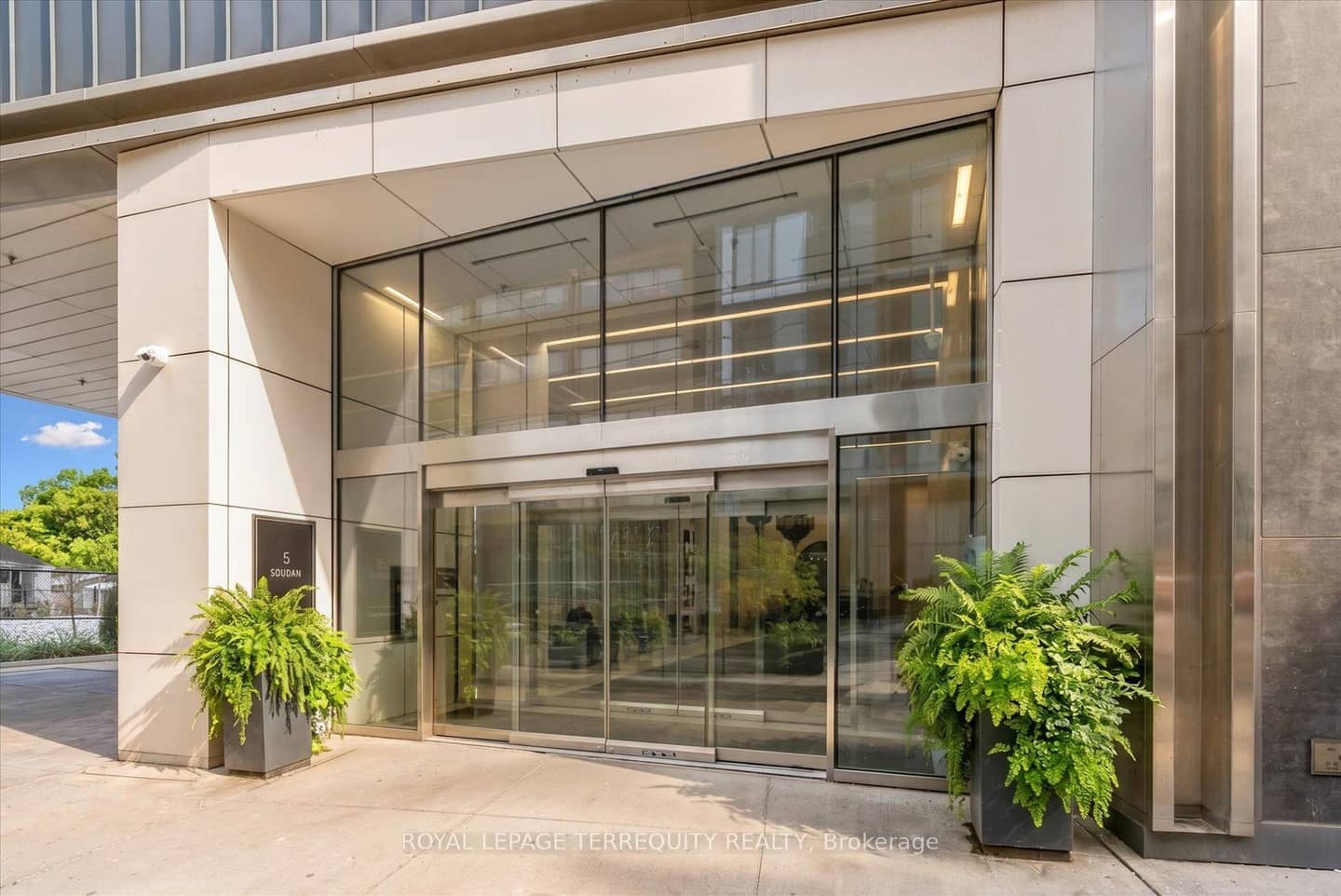 5 Soudan Avenue 703, Toronto, ON M4S 0B1