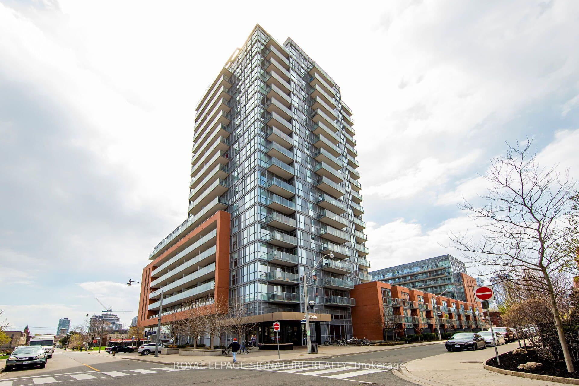 25 Cole Street 1007, Toronto, ON M5A 4M3