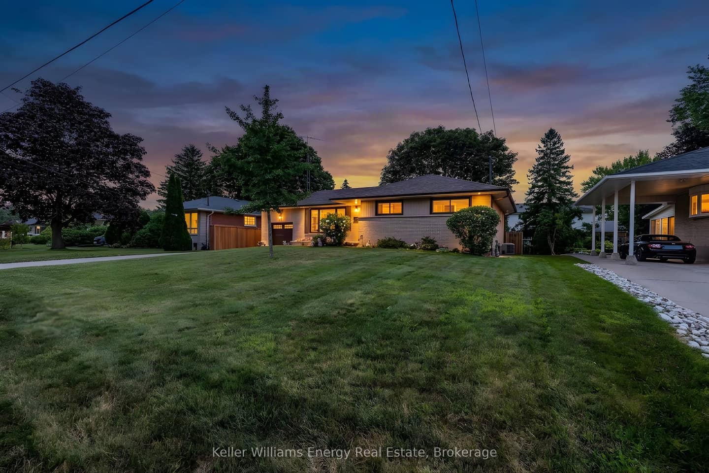 403 Rossmount Avenue, Oshawa, ON L1J 3K5
