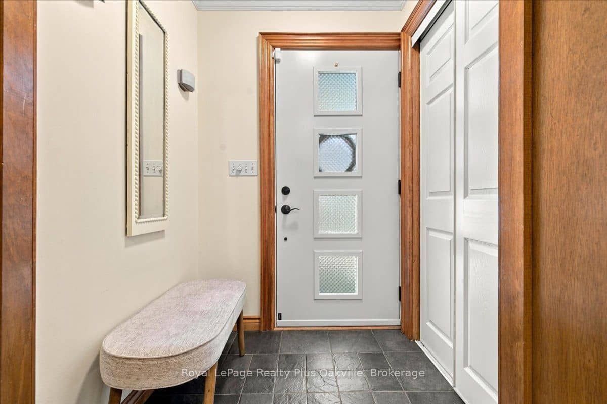 362 Winston Road, Oakville, ON L6L 4W5