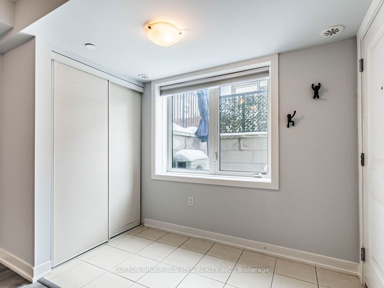 6 Drummond Street 301, Toronto, ON M8V 1Y8