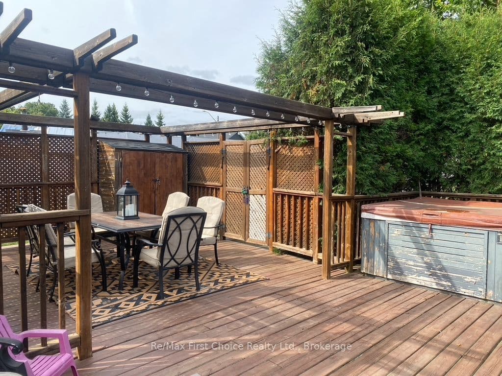 72 Brompton Road, Red Rock, ON P0T 2P0