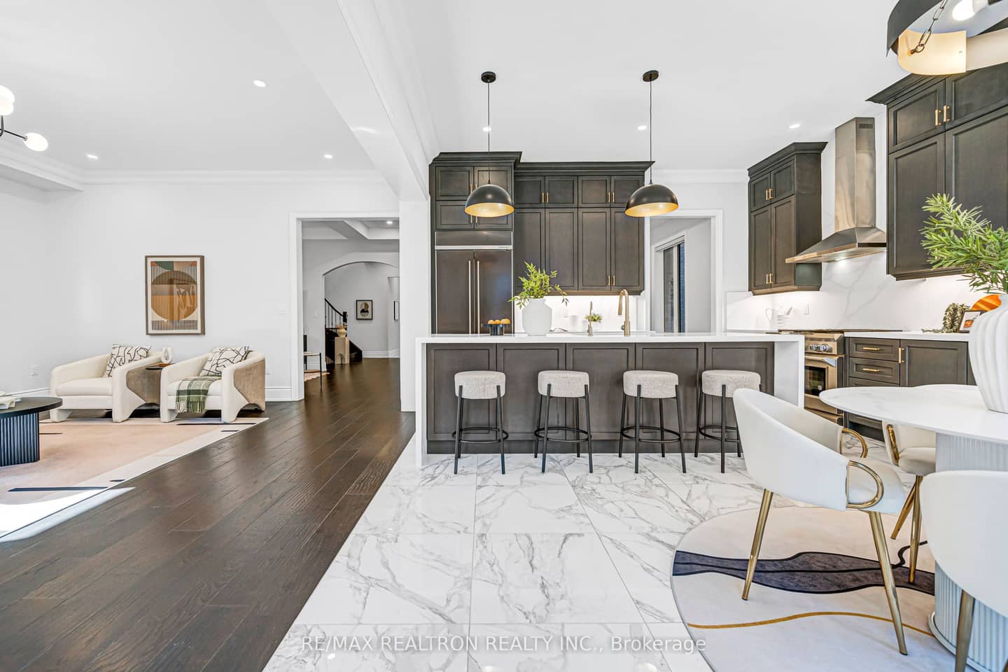 280 Mickleburgh Drive, Newmarket, ON L3X 0J9