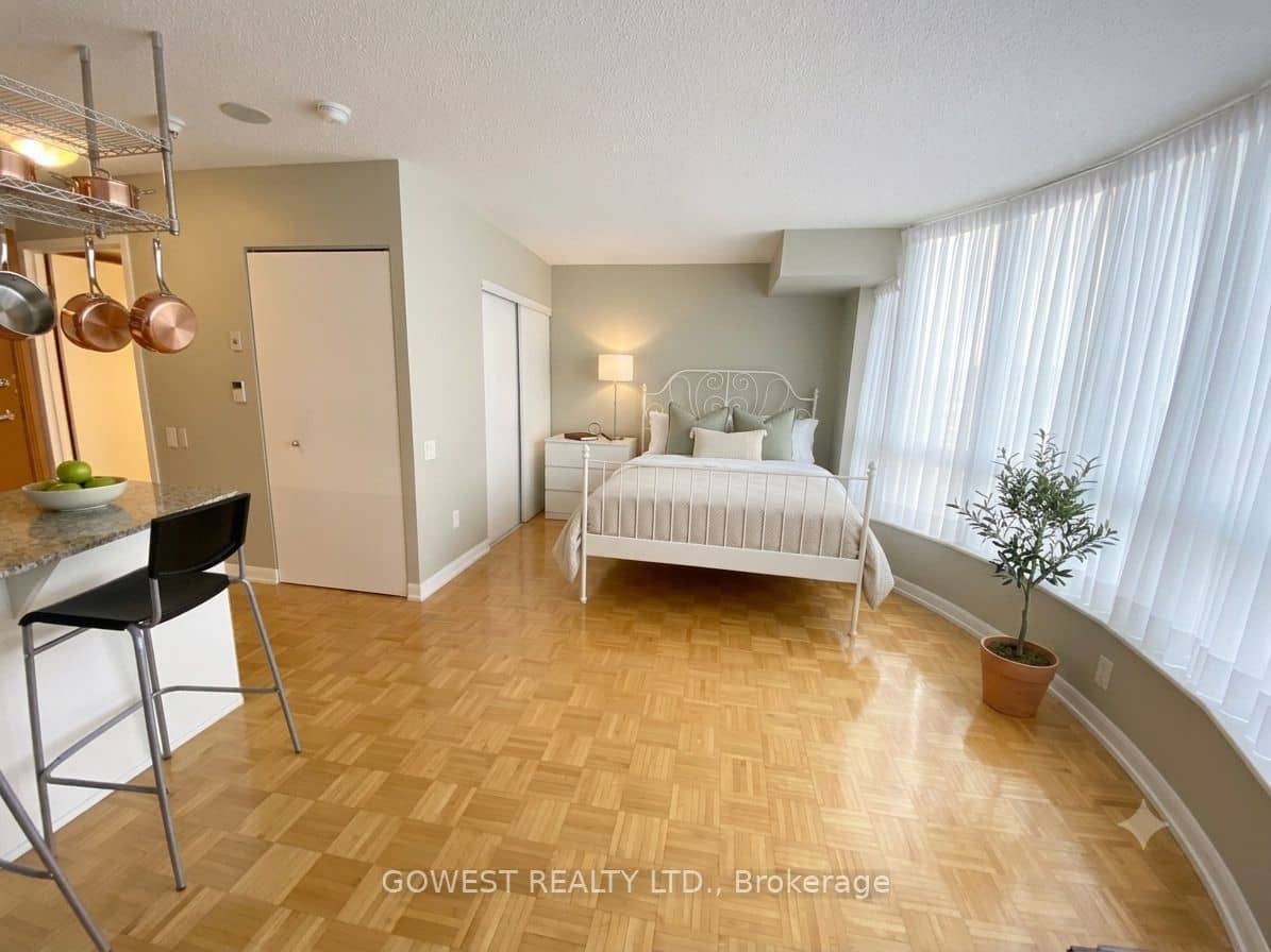 33 Sheppard Avenue E 1009, Toronto, ON M2N 7K1