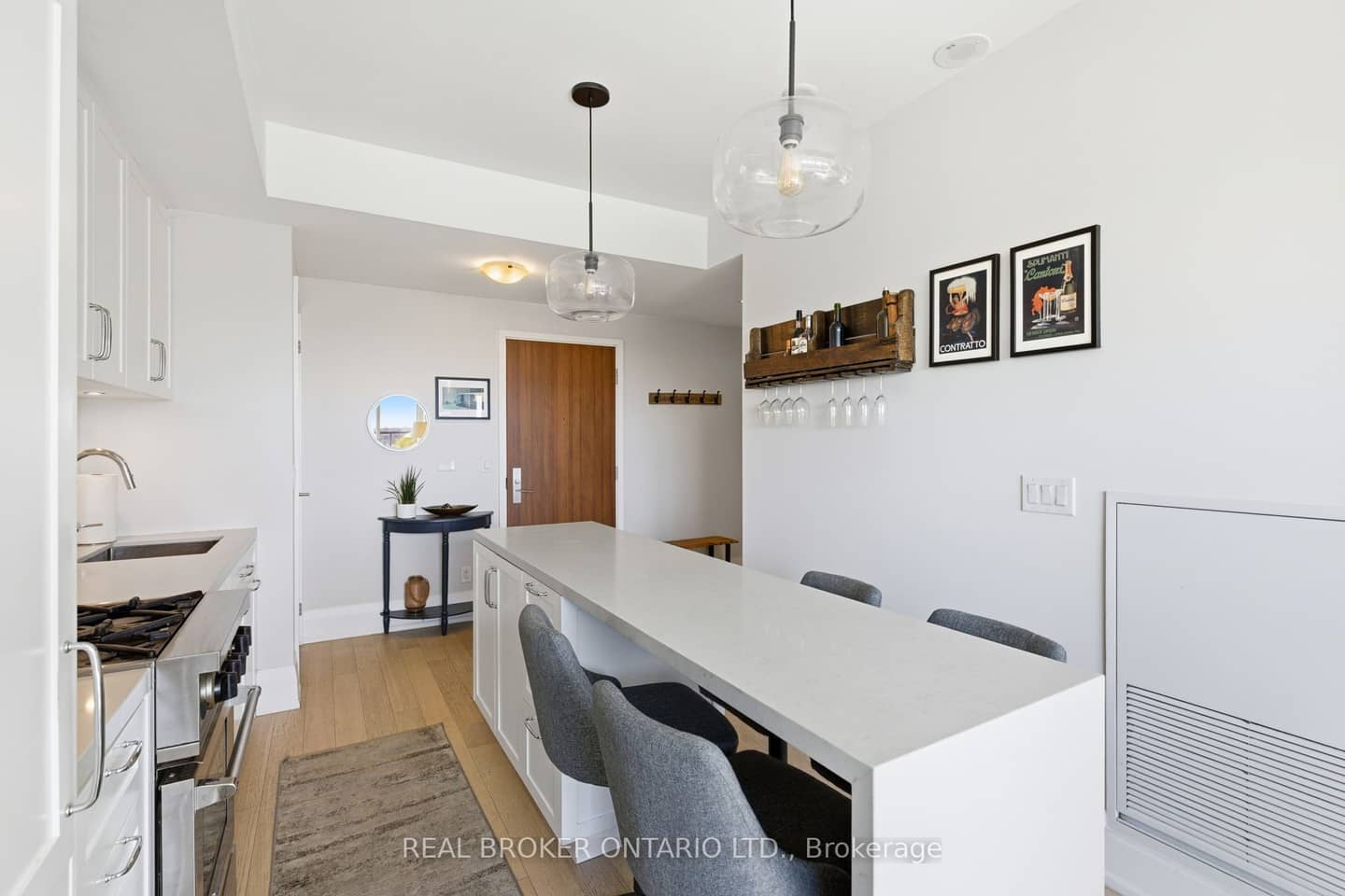 25 Malcolm Road 606, Toronto, ON M4G 0C1