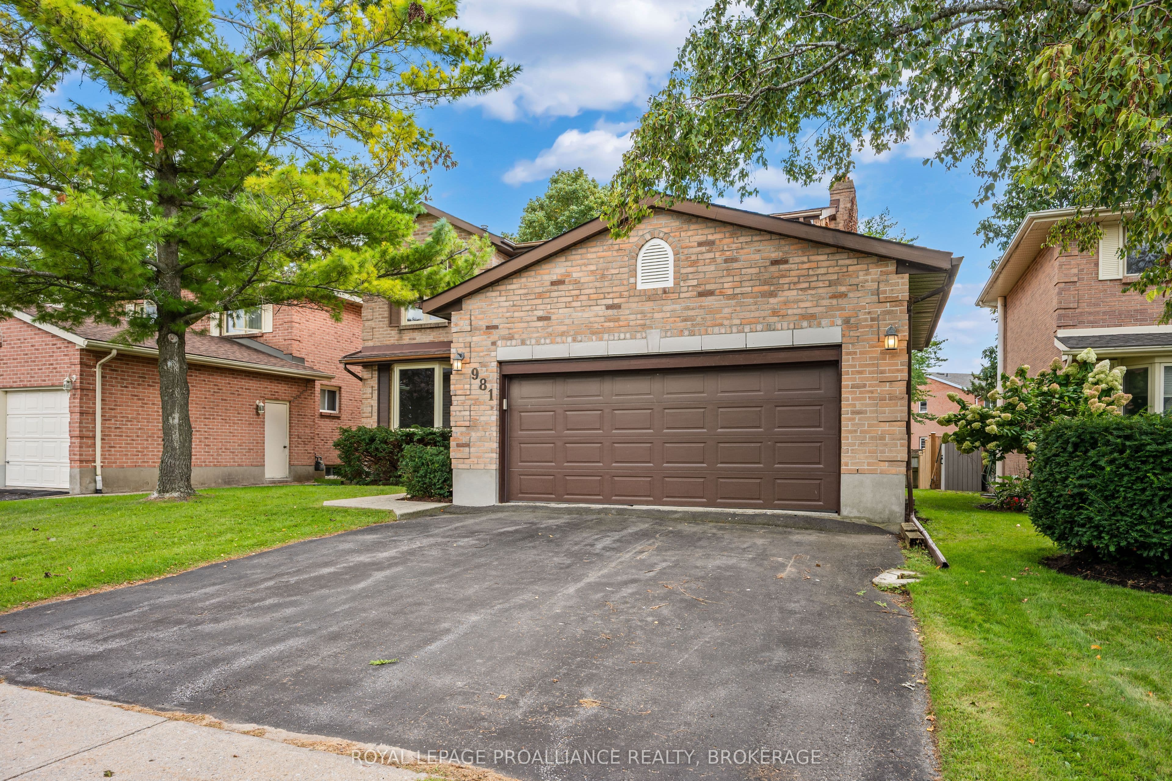 981 Edinborough Crescent, Kingston, ON K7P 2C8
