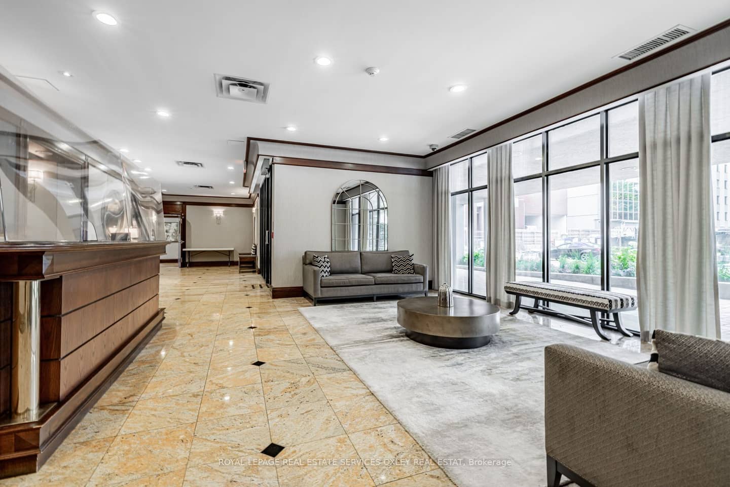 35 Merton Street 1705, Toronto, ON M4S 3G4