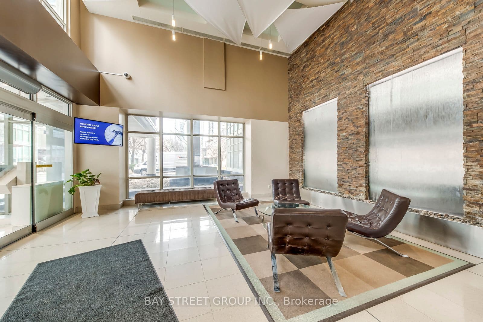 35 Mariner Terrace 3912, Toronto, ON M5V 3V9