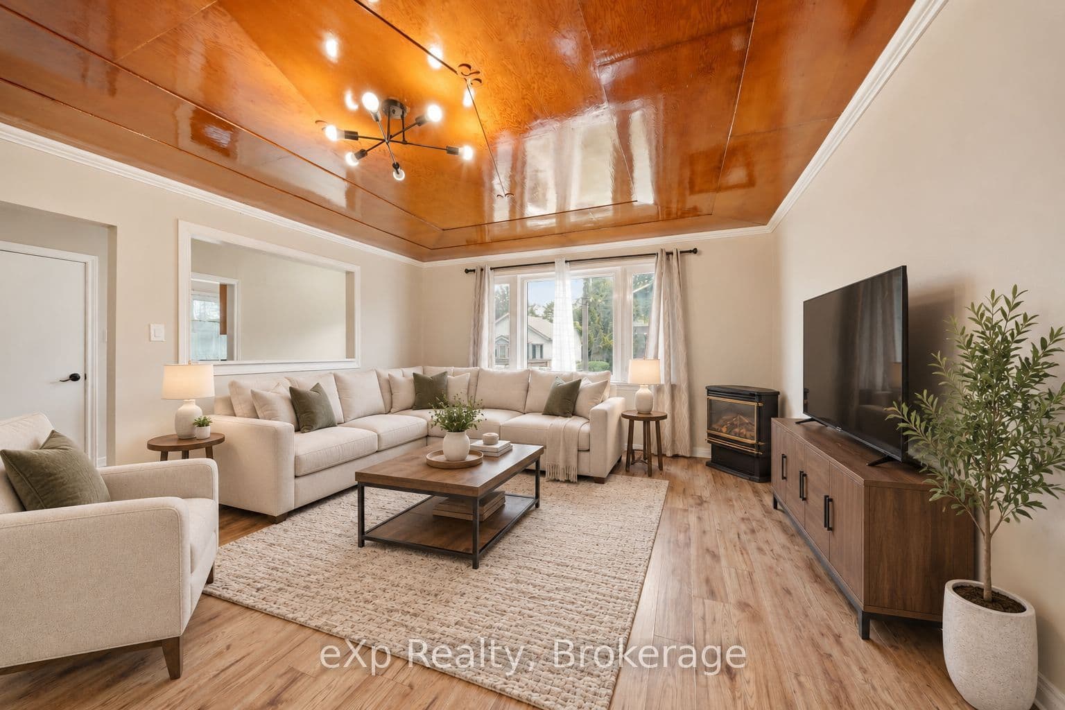 17 Burton Street, Belleville, ON K8P 1E5