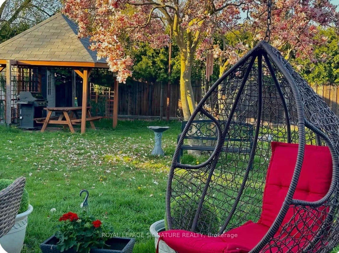 441 Seaton Drive, Oakville, ON L6L 3Y3