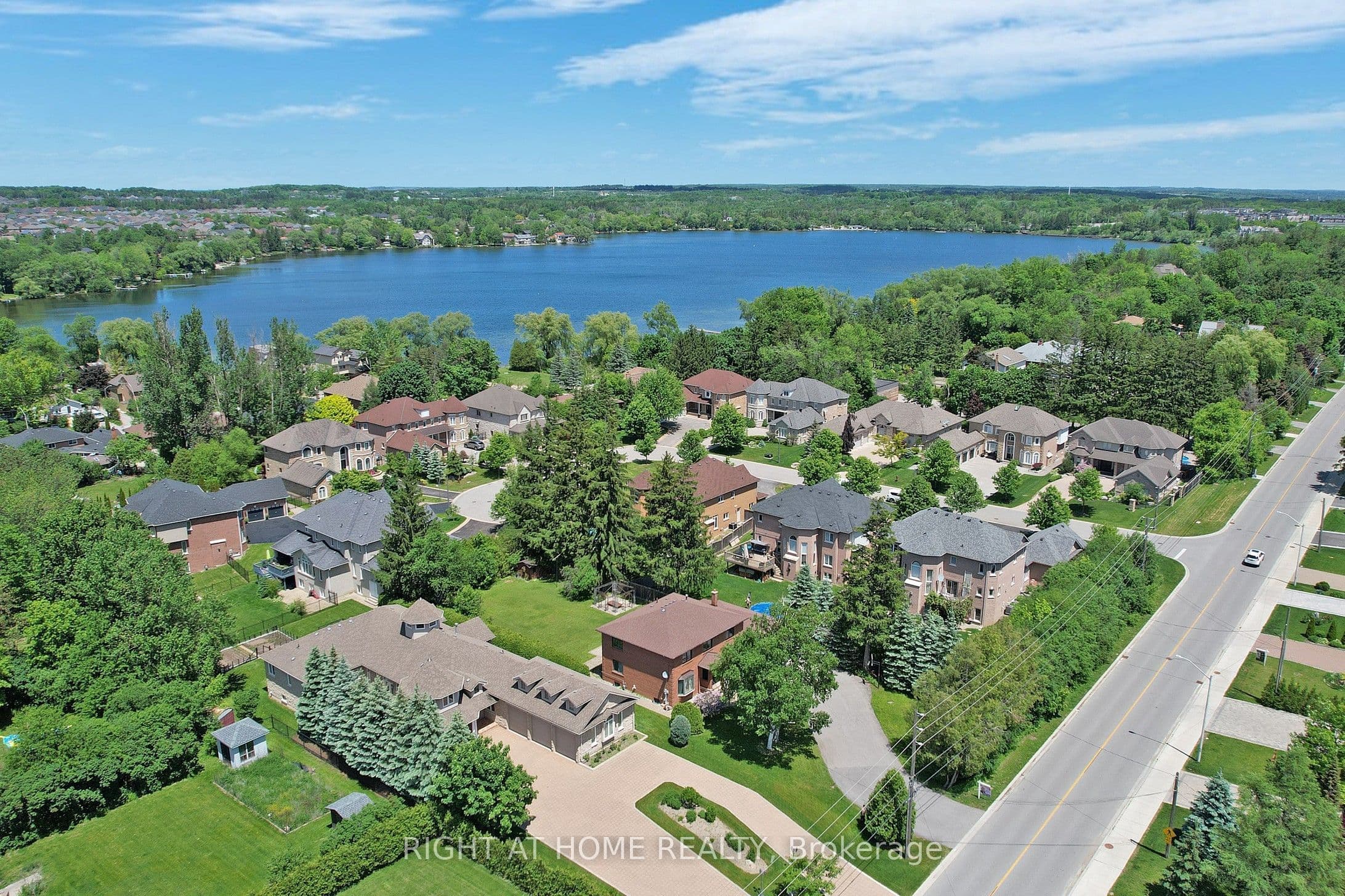 350 Sunset Beach Road N, Richmond Hill, ON L4E 3H9