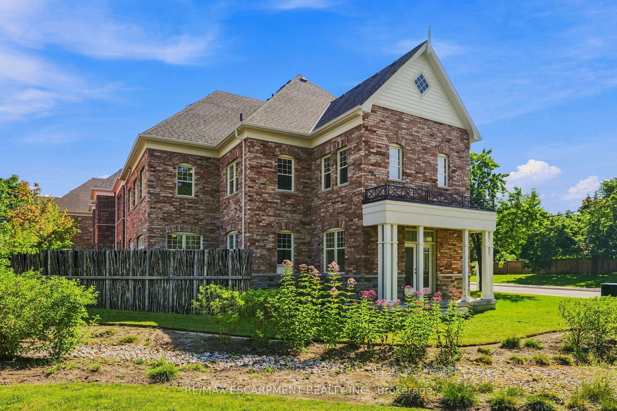 1959 Barbertown Road, Mississauga, ON L5M 6A4