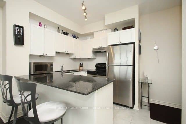 3865 Lake Shore Boulevard W 1109, Toronto, ON M8W 0A2