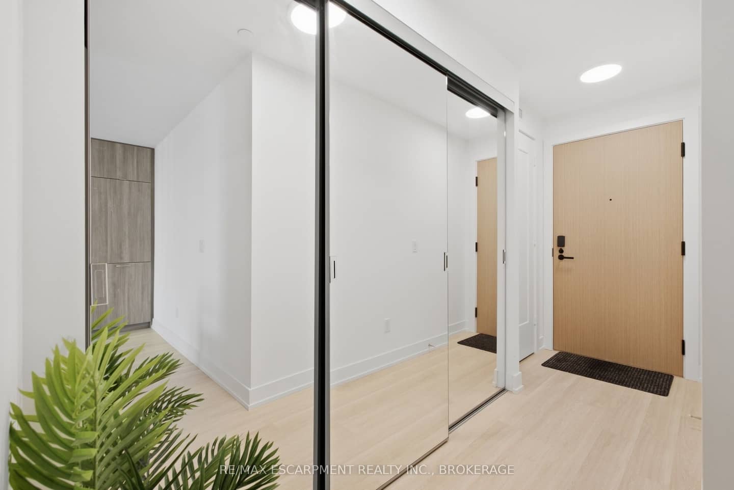 60 Central Park Road Way 2010, Toronto, ON M9A 0E6