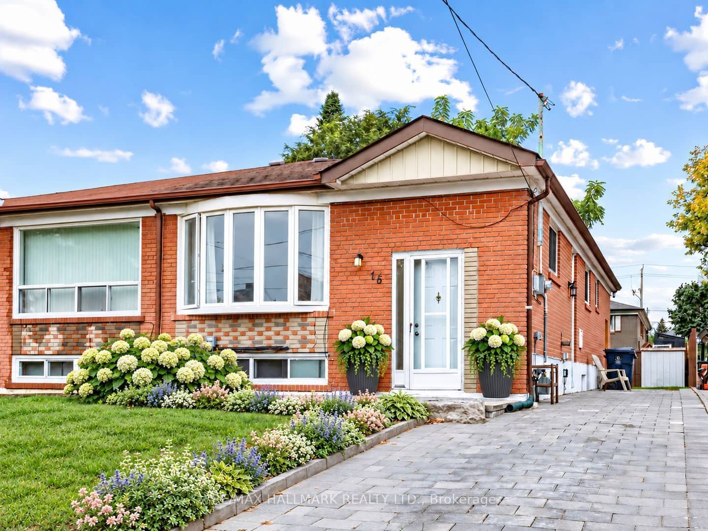 16 Avis Crescent, Toronto, ON M4B 1B7