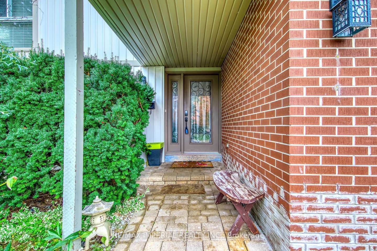 6100 Wabukayne Court, Mississauga, ON L5N 2B2