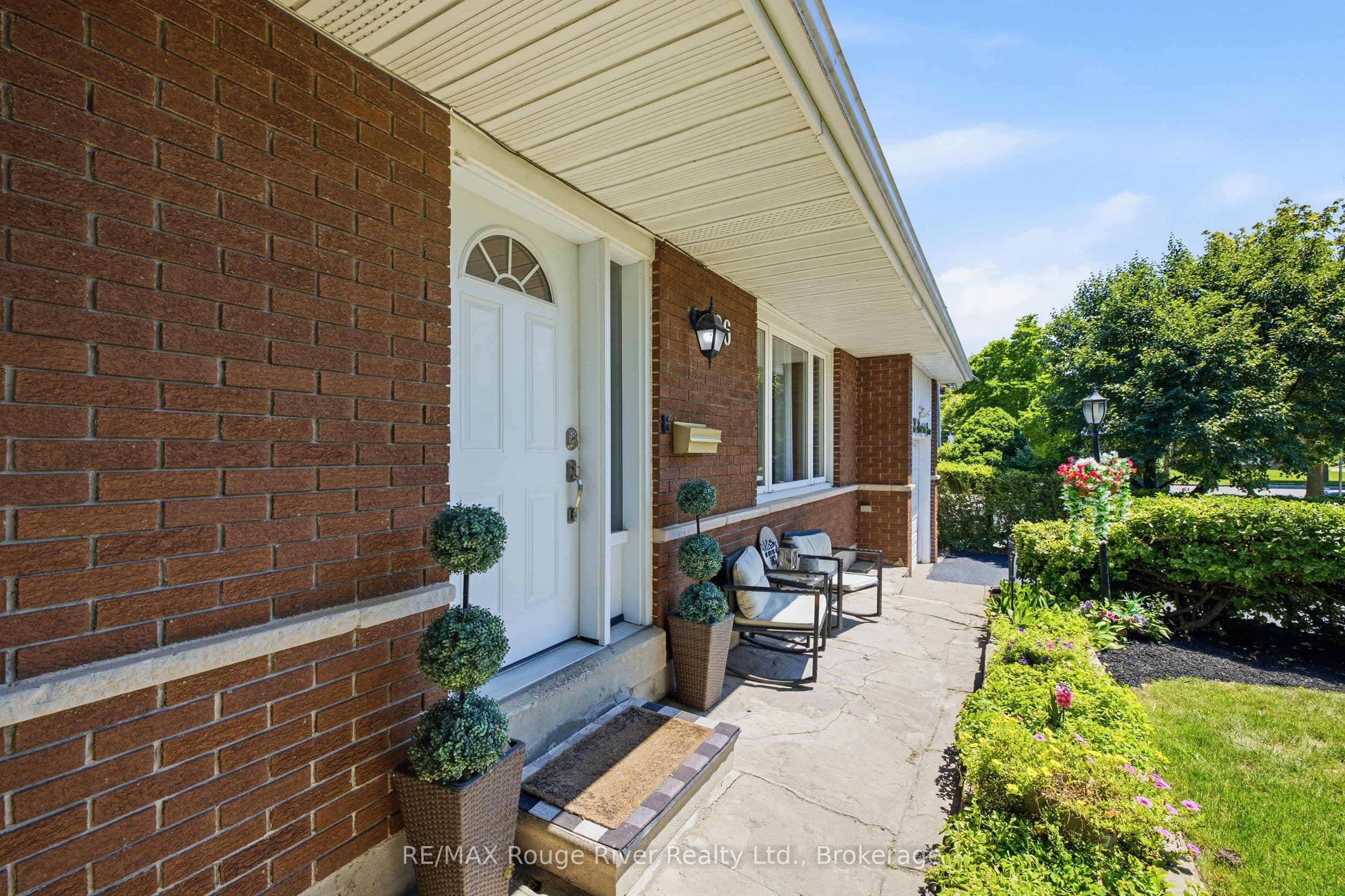 86 Shoredale Drive, Toronto, ON M1G 3S9