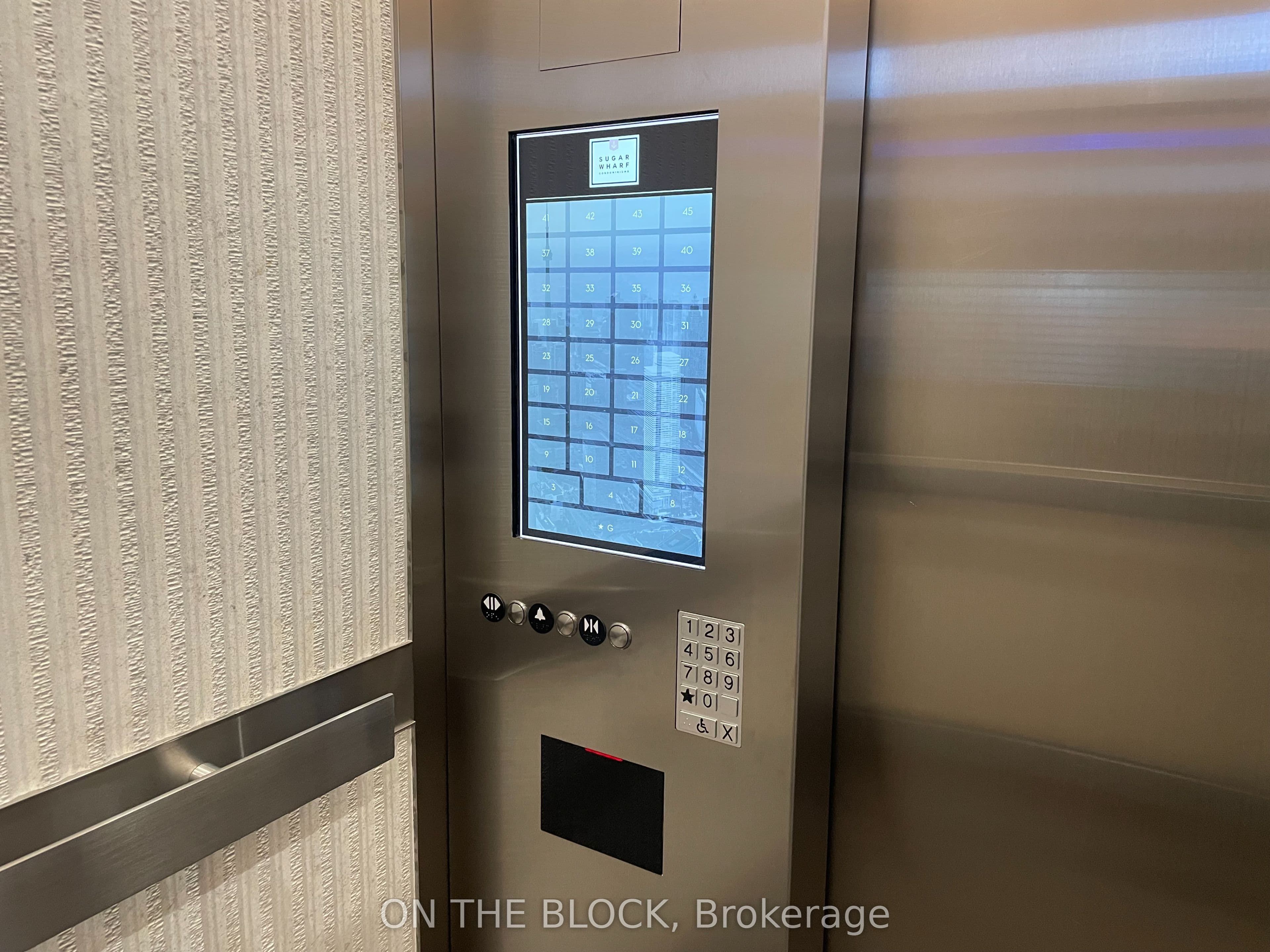 138 Downes Street 1715, Toronto, ON M5E 0E4