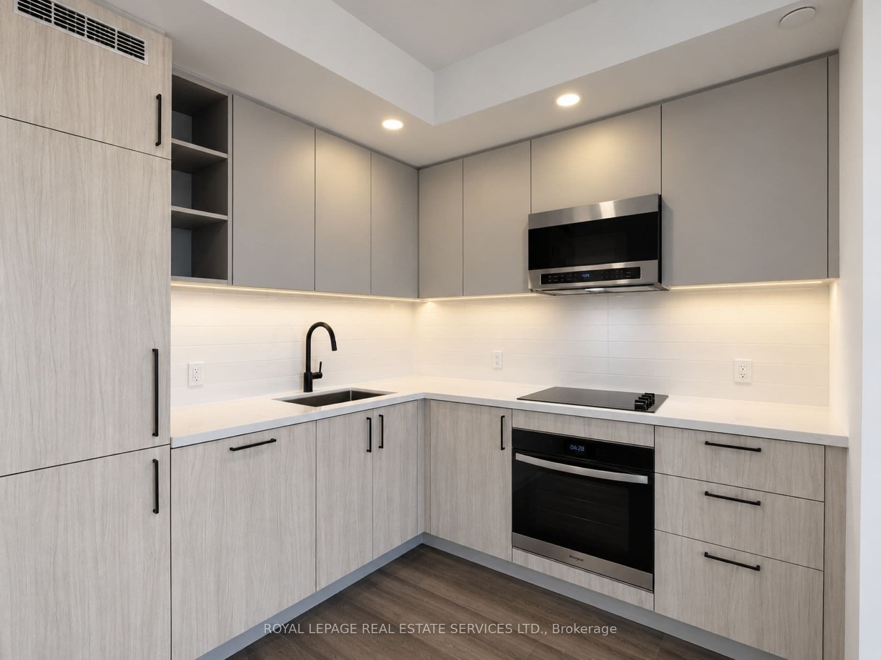 5 Meadowdale Road 1701, Vaughan, ON L4K 0C7
