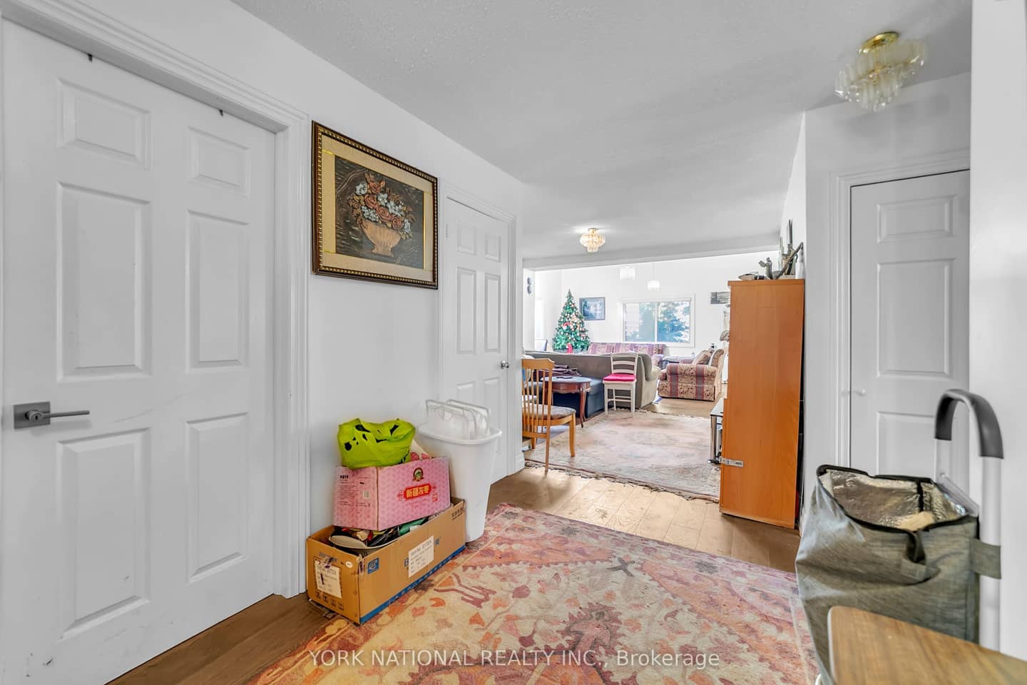 186 Patricia Avenue, Toronto, ON M2M 1J5