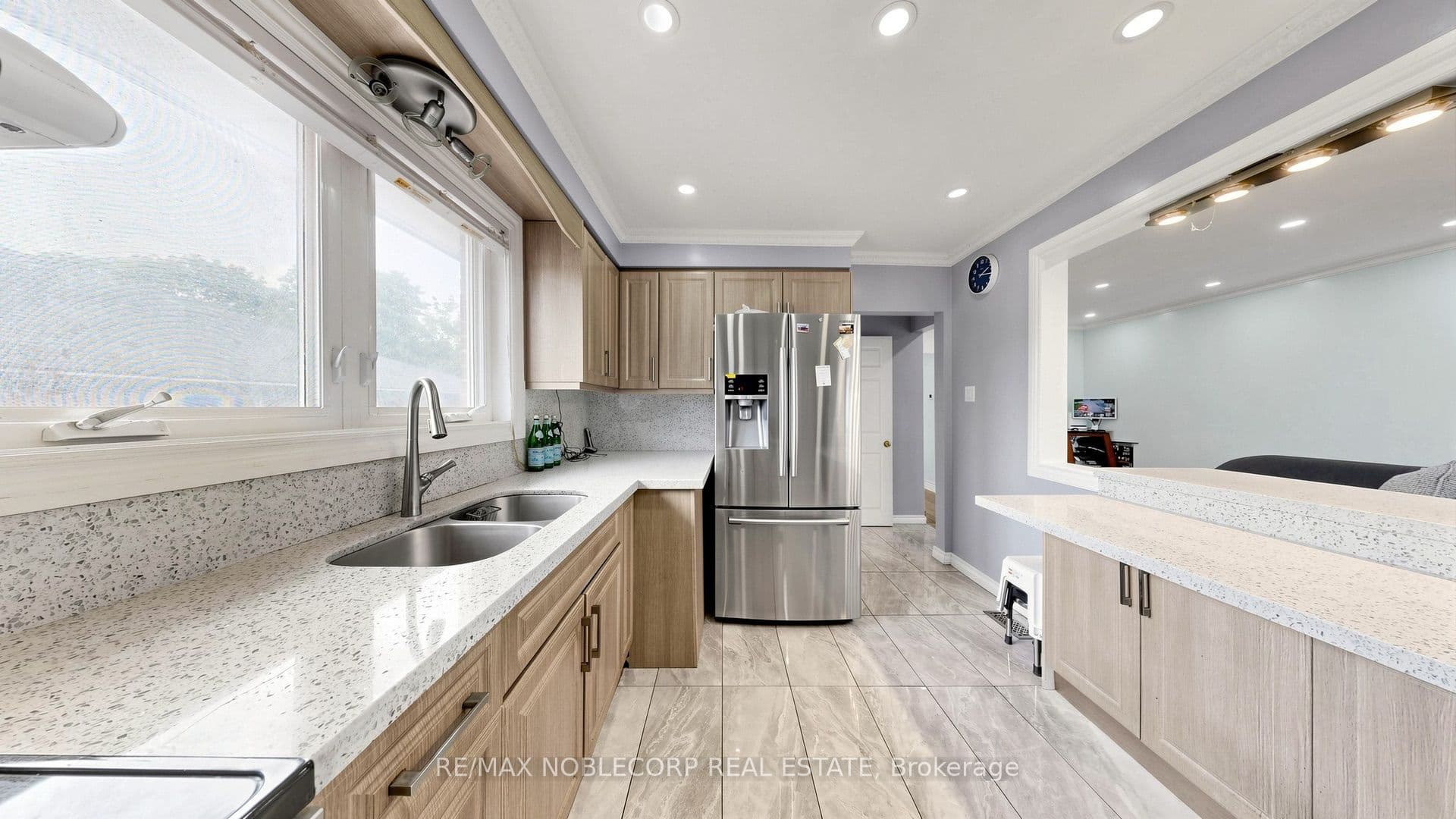 95 Snowood Court, Toronto, ON M3N 1E7