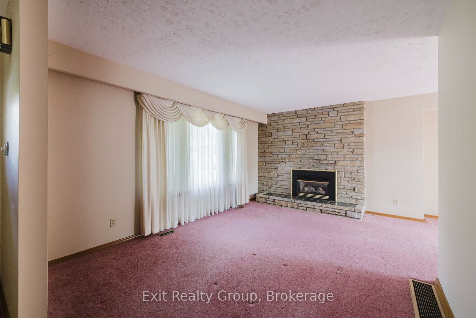 6 Ernest Court, Belleville, ON K8P 4H7