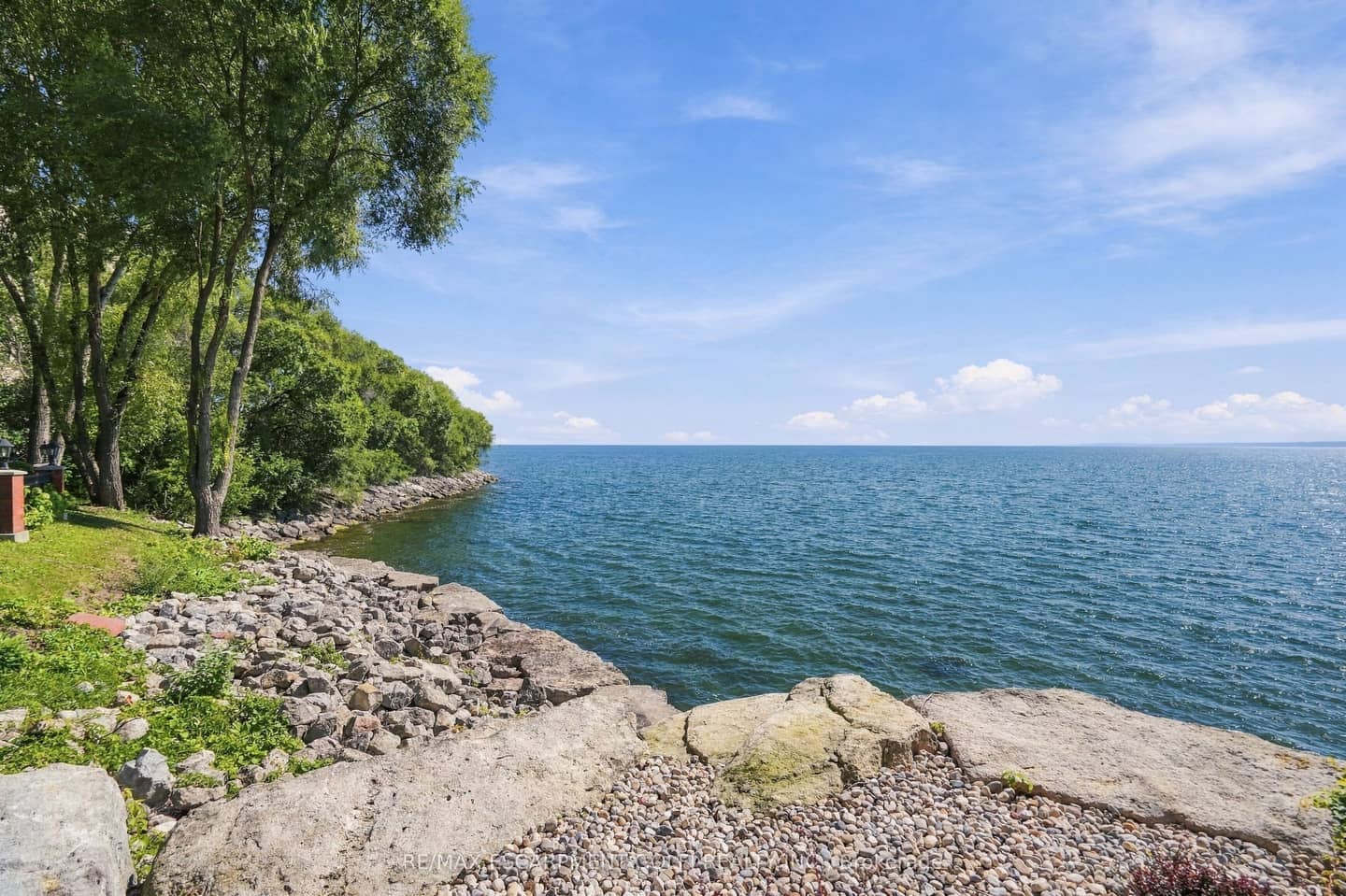 5340 Lakeshore Road 203, Burlington, ON L7L 7A8