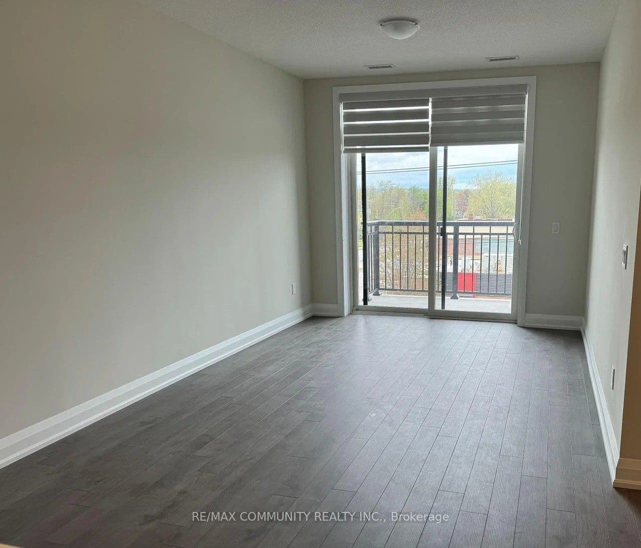 5917 Main Street 406, Whitchurch-Stouffville, ON L4A 5G4