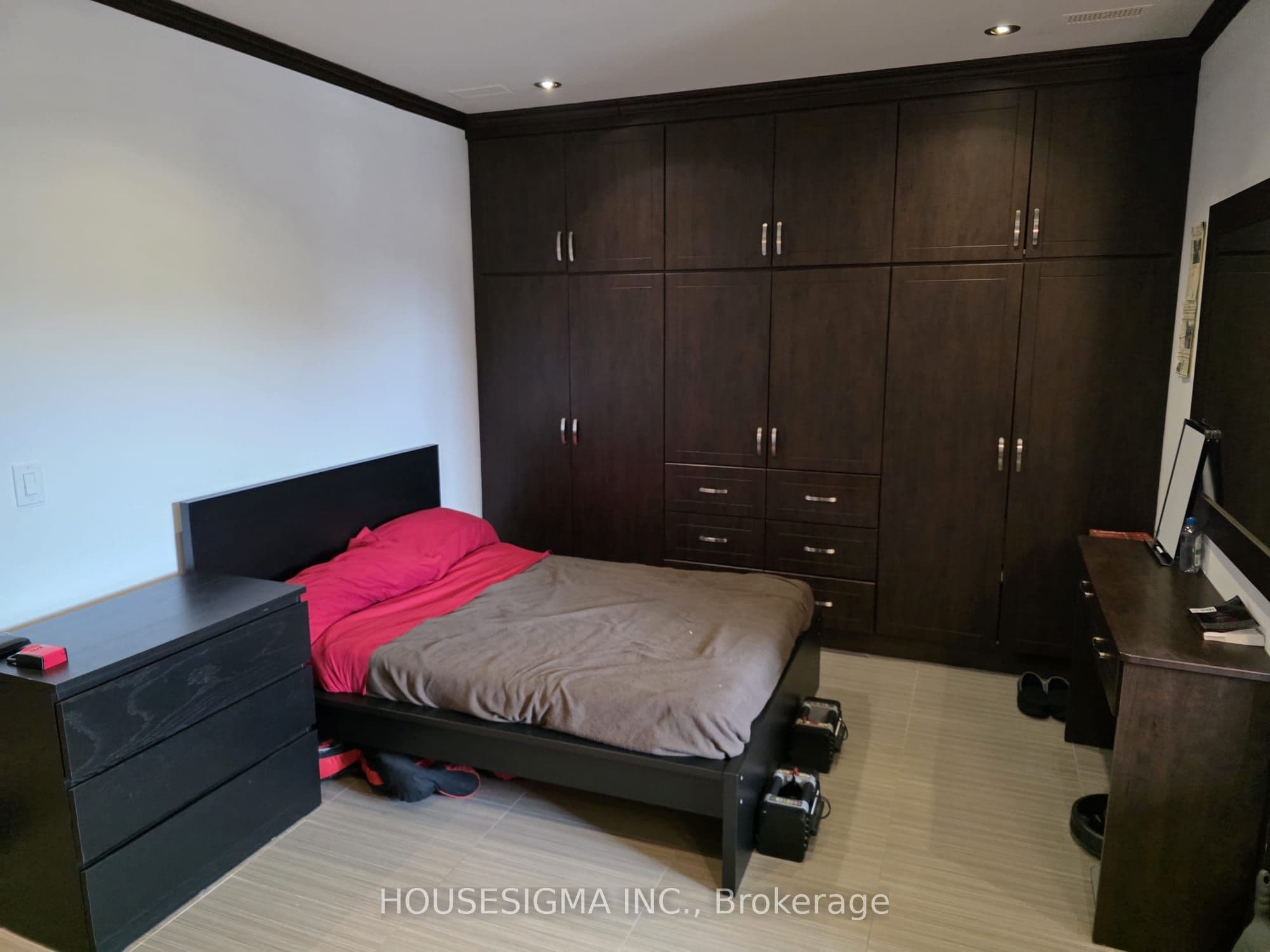 1 Hycrest Avenue 101, Toronto, ON M2N 6V8
