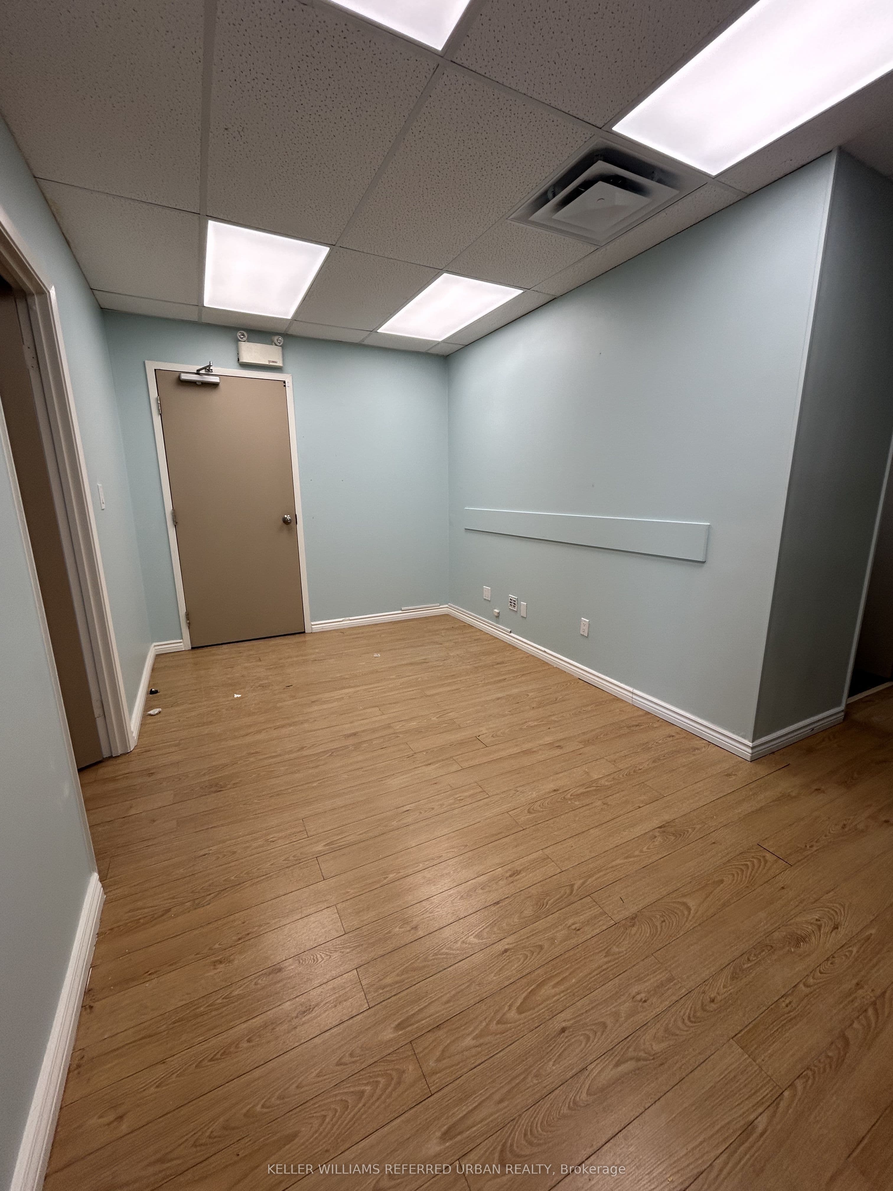 10132 Yonge Street 201, Richmond Hill, ON L4C 1T6