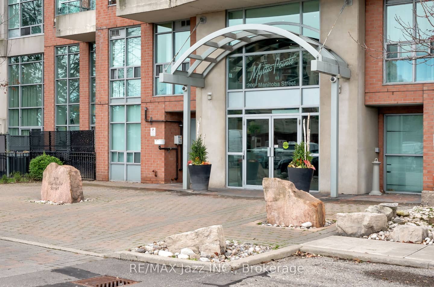 200 Manitoba Street 609, Toronto, ON M8Y 3Y9