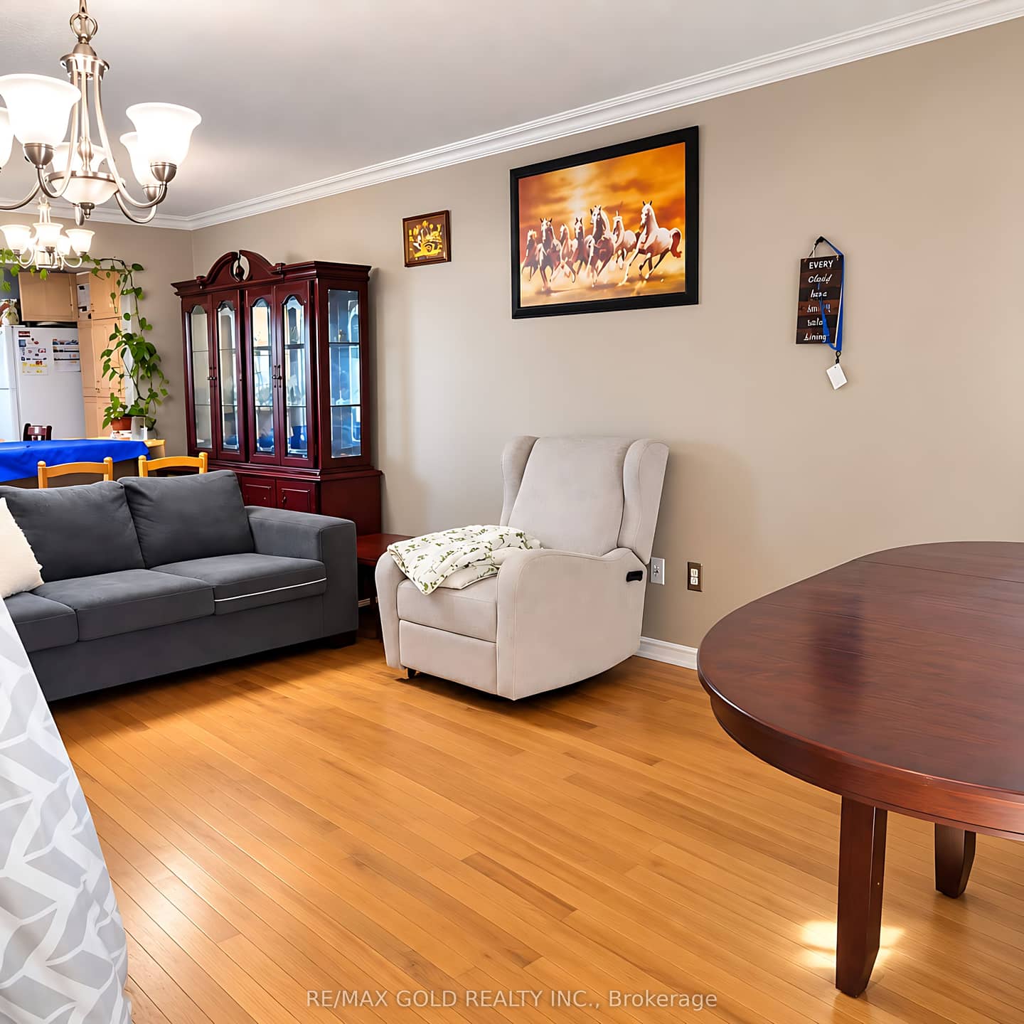 32 Steven Court, Brampton, ON L6Z 3A7