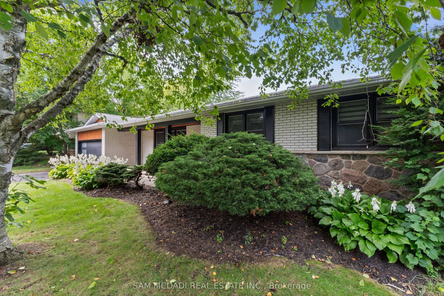 1357 Saginaw Crescent, Mississauga, ON L5H 1X4